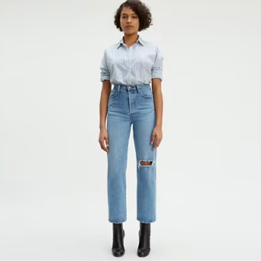Levis Rib Cage High Rise Straight Leg, size 25